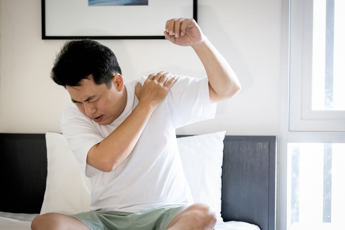 Sleeping Positions for Shoulder Pain: Important Guide to Finding Relief | The Lifesciences Magazine