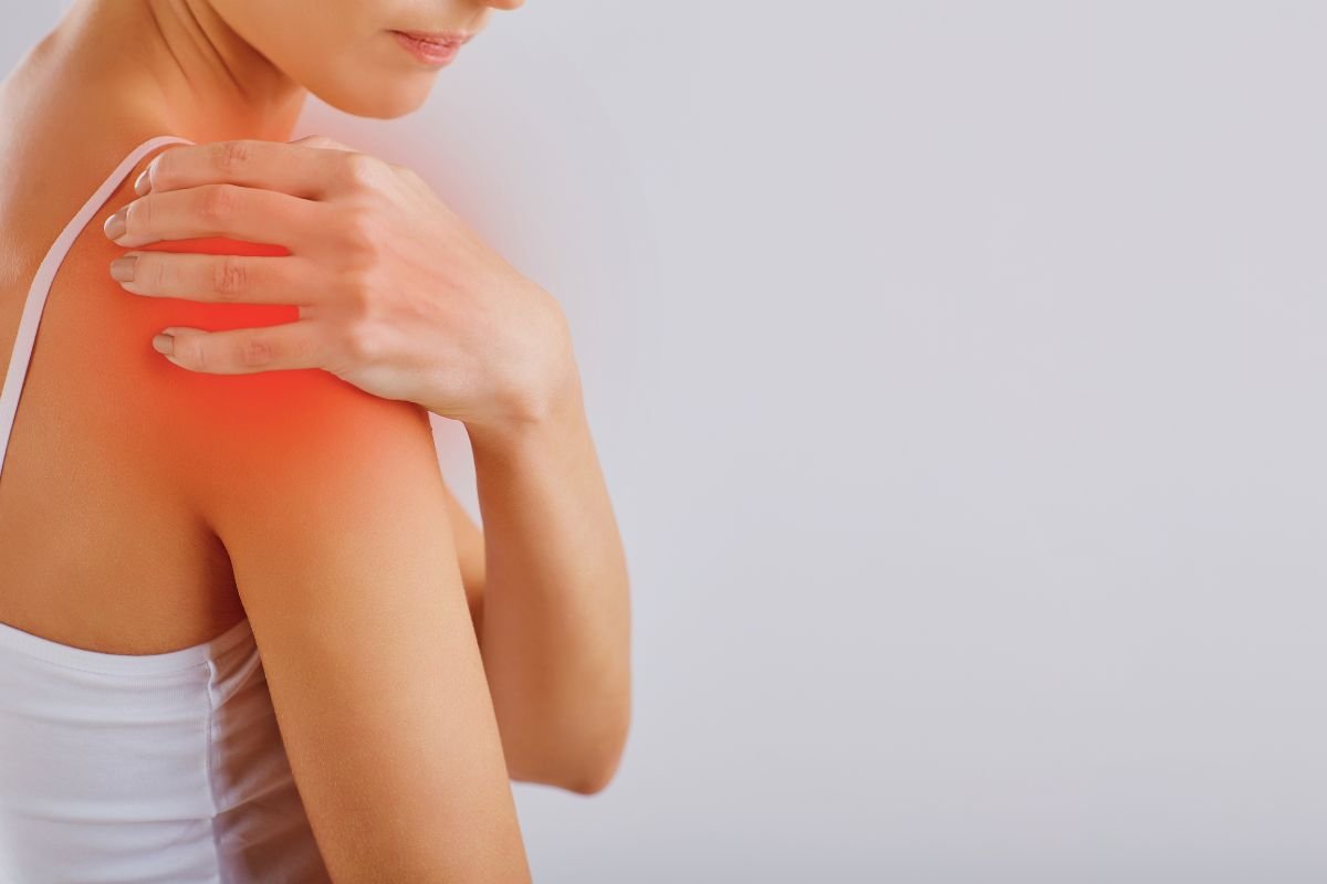 Shoulder Cracking: Causes, Concerns, and Remedies | The Lifesciences Magazine