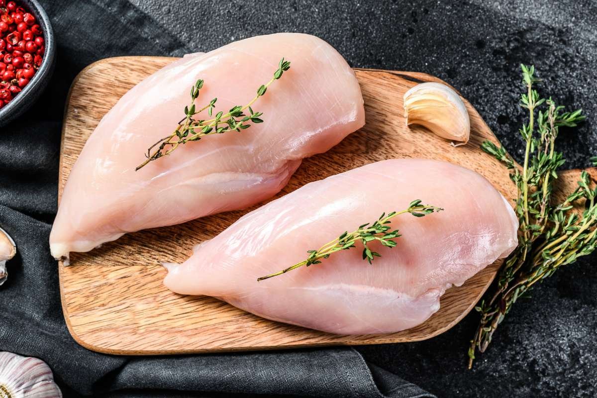 The Shocking Truth Behind Eating Raw Chicken: Is It Ever Safe? | The Lifesciences Magazine