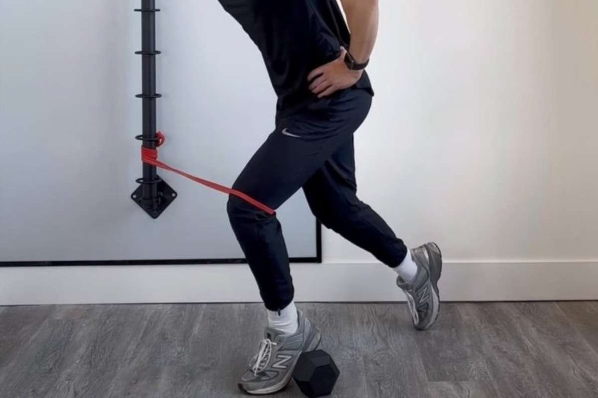 Stretch Band Exercises for Knees to Strengthen & Support | The Lifesciences Magazine