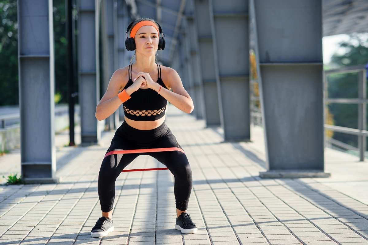 Resistance Band Exercises for Weight Loss You Can Do Daily | The Lifesciences Magazine