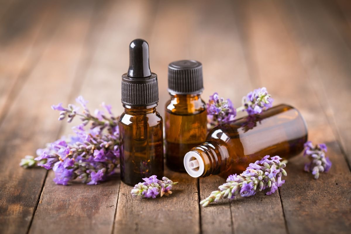 Essential Oils for Pain Relief & Safe Usage Tips | The Lifesciences Magazine