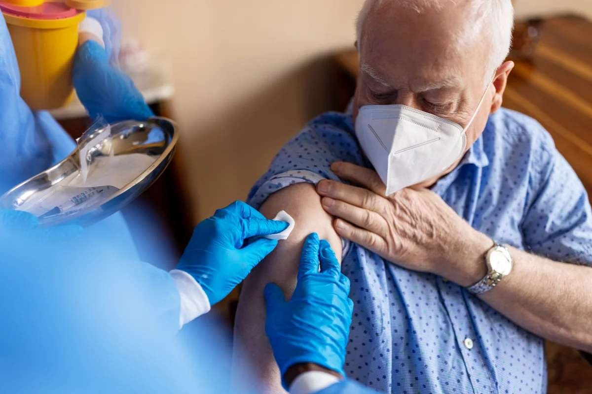 COVID Vaccine Effectiveness Rises with Updated COVID Shots, Study Finds | The Lifesciences Magazine