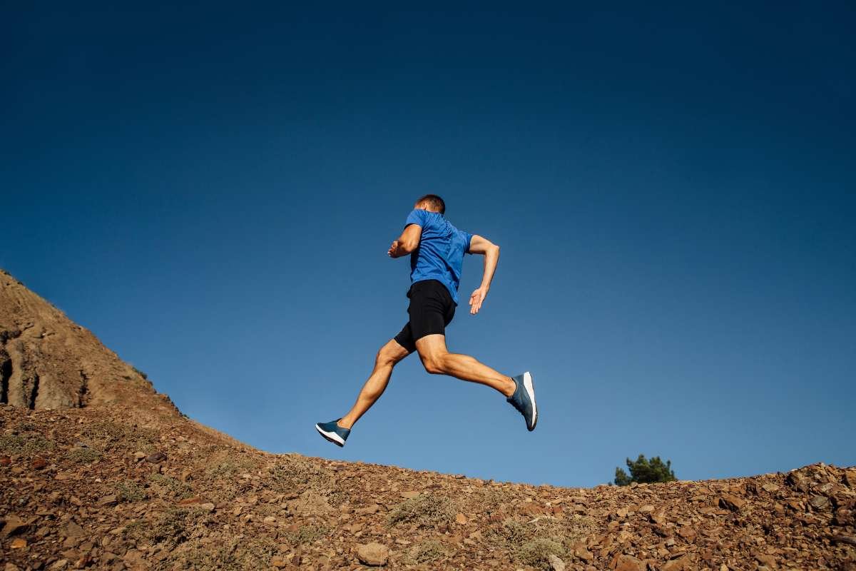Best Hill Sprint Workouts: Speed, Power & Conditioning Guide | The Lifesciences Magazine