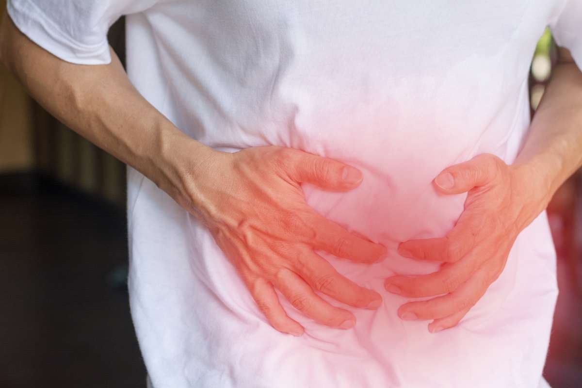 Lower Abdominal Pain: Spot Symptoms Before It’s Too Late | The Lifesciences Magazine