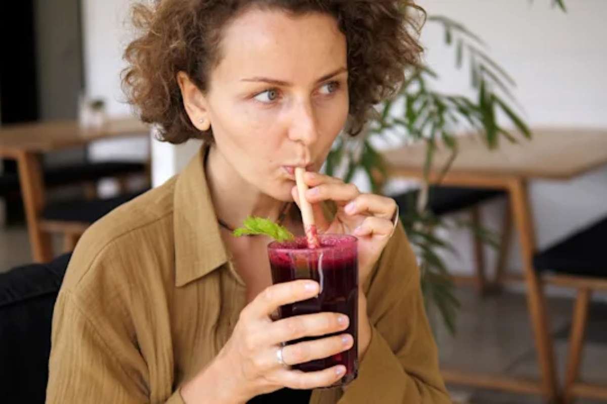 Tart Cherry Juice Before Bed for Better Sleep Benefits | The Lifesciences Magazine