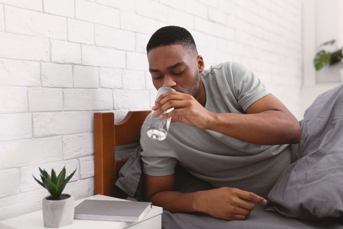 10 Benefits Of Drinking Water Before Bed For Better Health | The Lifesciences Magazine