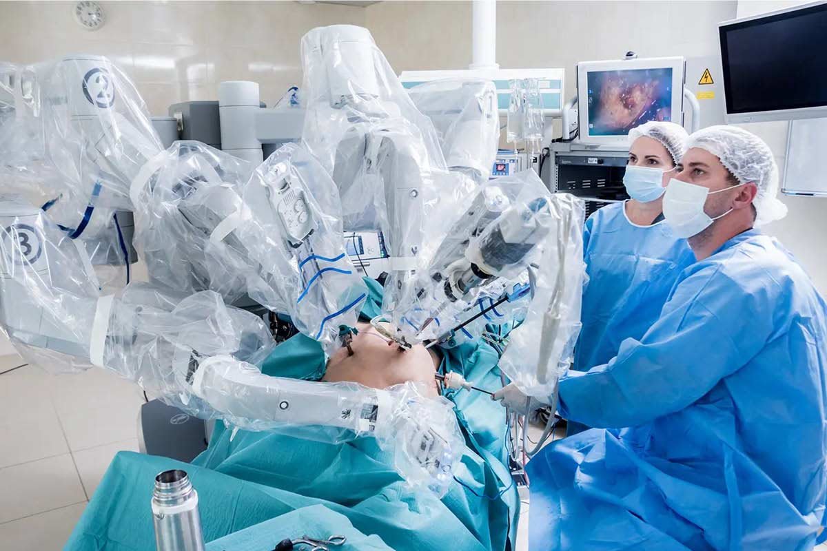 Is Robotic Surgery Safer Than Traditional Surgery Explained | The Lifesciences Magazine
