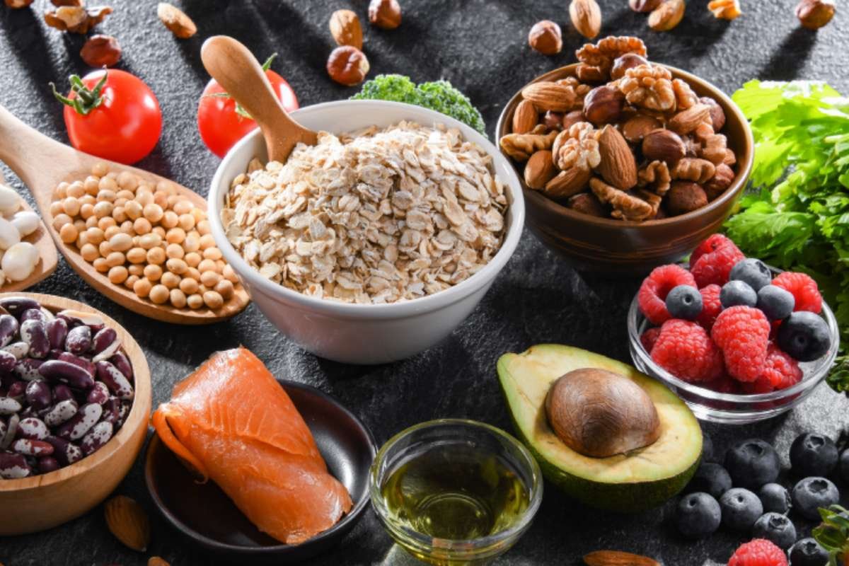 Foods That Lower Cholesterol: 15 Smart Choices to Try | The Lifesciences Magazine