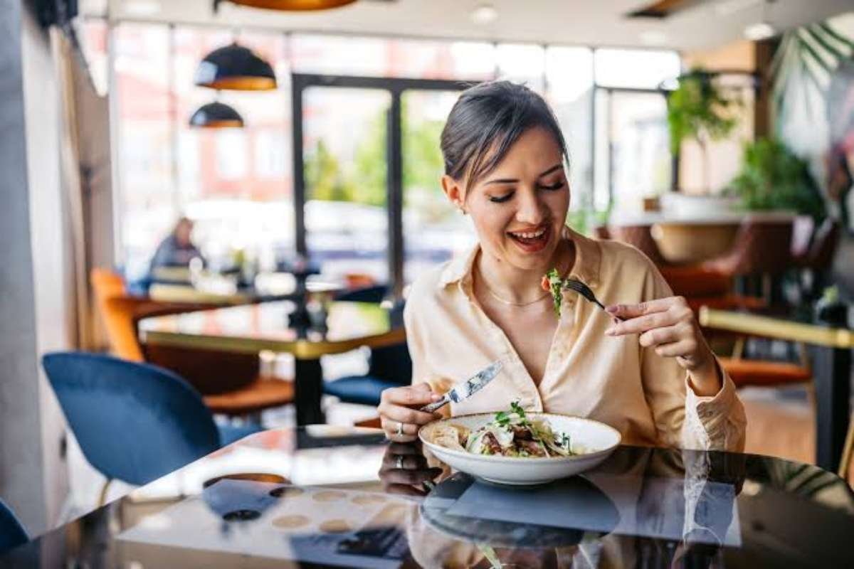 Foods That Lower Cholesterol: 15 Smart Choices to Try | The Lifesciences Magazine