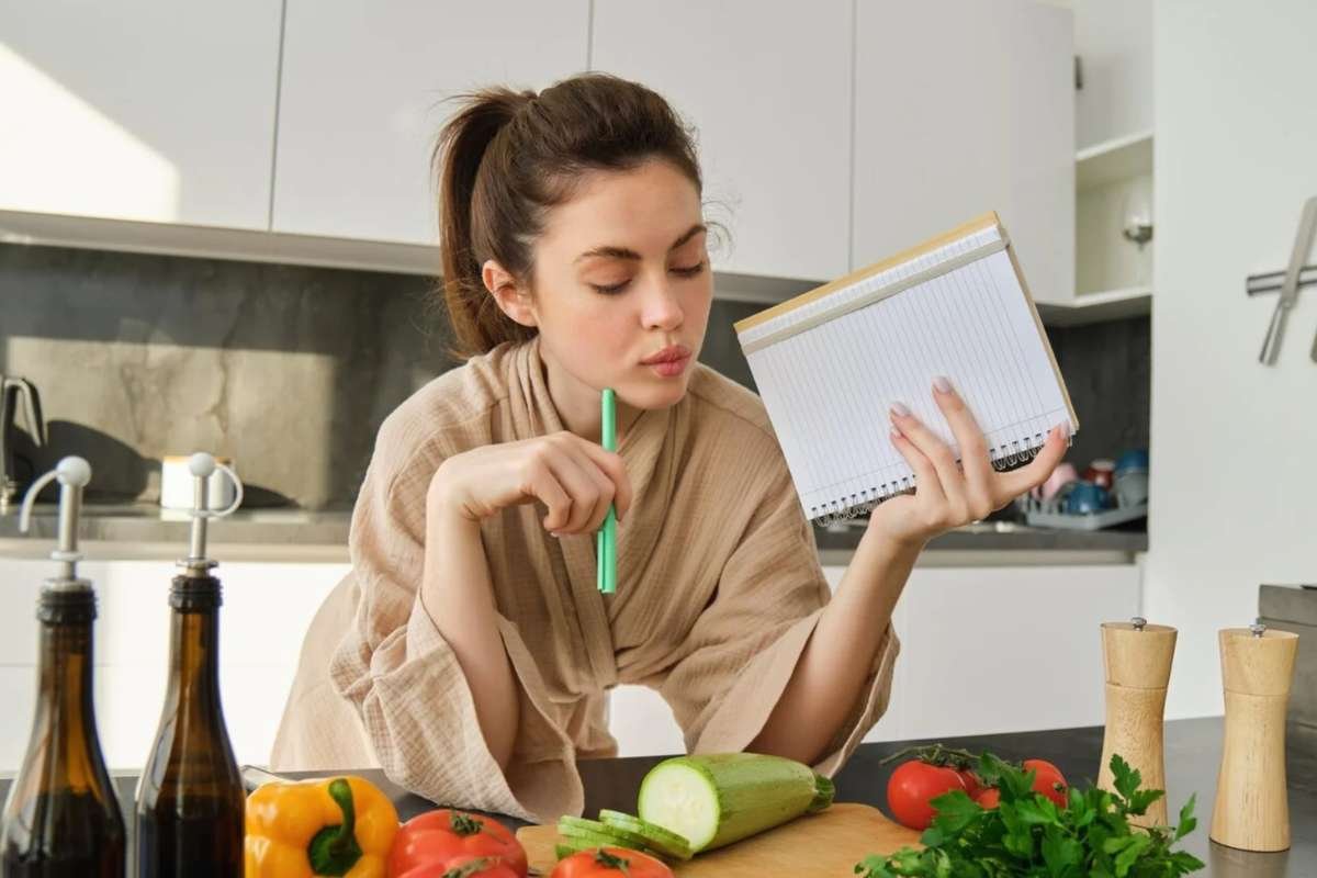 Diet for Hormone Balance: Foods for PCOS & Perimenopause | The Lifesciences Magazine