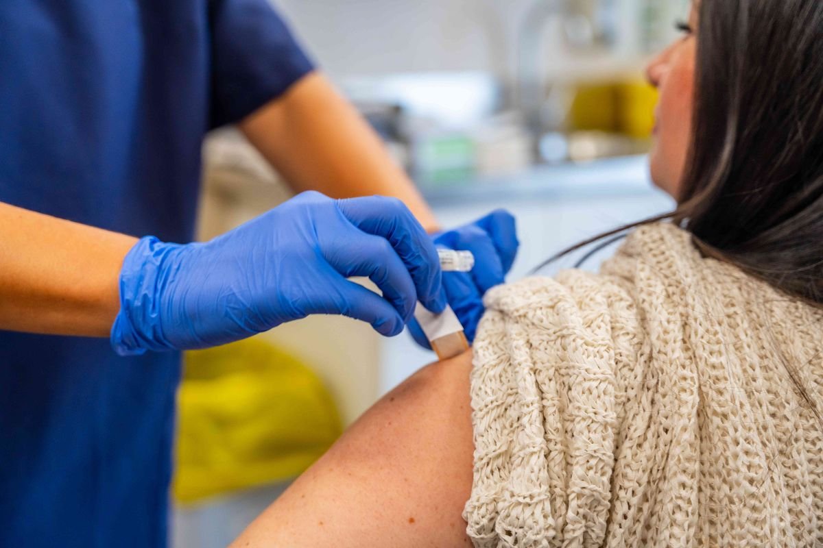 The Nashville vaccination drive gave 640 free flu shots on Fight Flu Day. See where to get a free flu vaccine at local clinics.